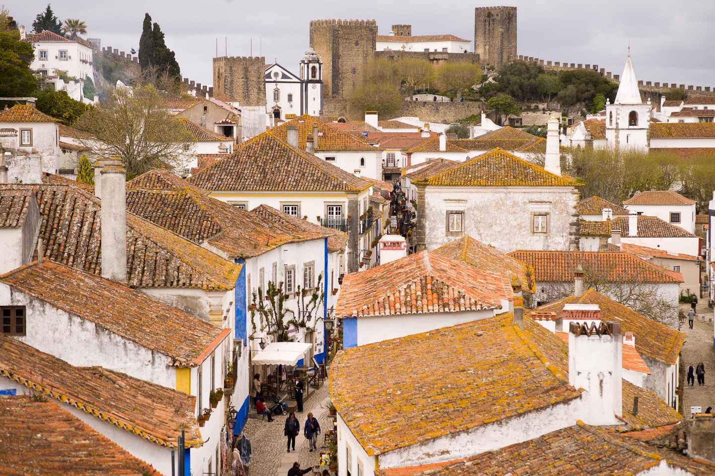 From Lisbon: Shared Tour to Fátima, Óbidos, Batalha e Nazaré