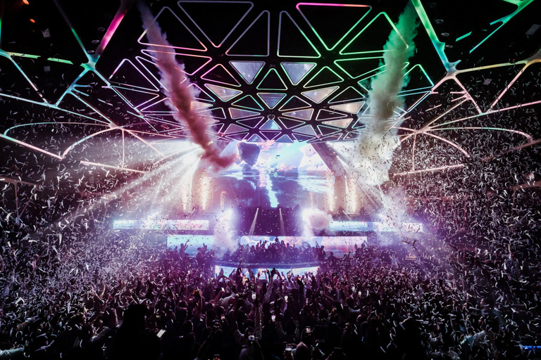 Las Vegas: Night Out at Clubs with Free Drinks and Party Bus Latin Club Crawl