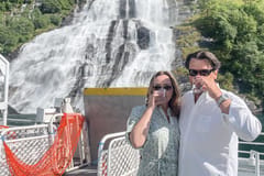 Geirangerfjord: Bootstour mit Wasserfallverkostung
