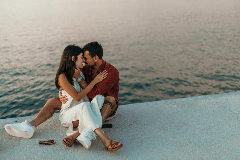 Thessaloniki: Private City & Waterfront Photoshoot Standard: 20 photos | 30 mins
