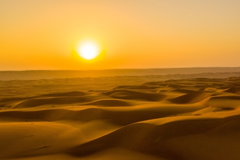 Golden Hour Magic: Rub' Al Khali Wüsten-SonnenuntergangstourGolden Hour Magic: Wüsten-Sonnenuntergang-Tour