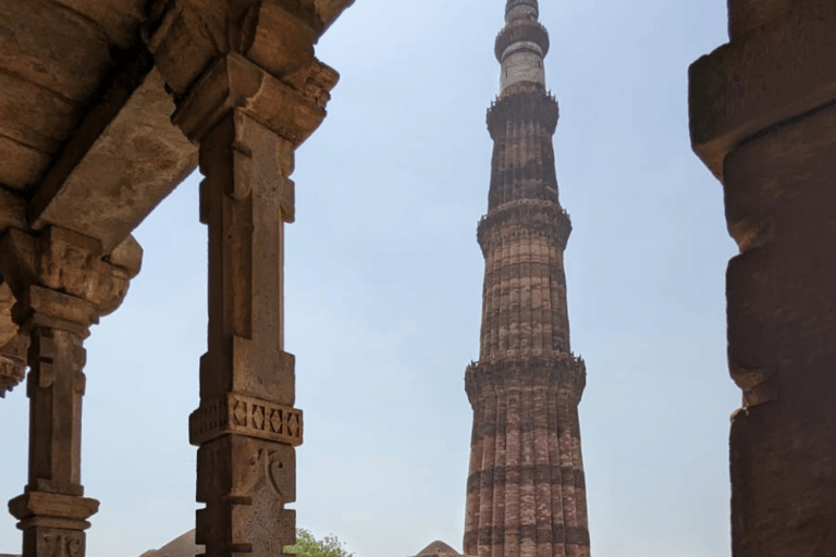 Delhi: Old Delhi & New Delhi Private Guided Tour by Car