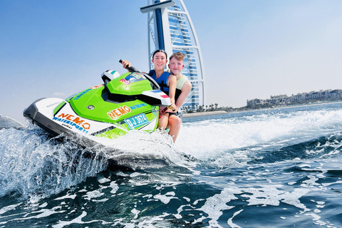 Dubai: Noleggio di moto d&#039;acqua al Burj Al Arab con gelato e foto