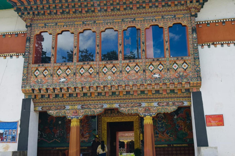 7-Days in Bhutan with River Rafting, Farm Lunch & Stone Bath