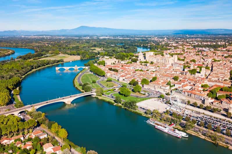 Avignon: Private 2-Hour Intro City Walk with Local Guide