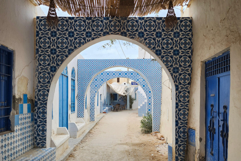 Samodzielna przejażdżka hulajnogą elektryczną po HoumetSouk: wolność gwarantowana!Przejażdżka hulajnogą elektryczną w HoumetSouk: wolność gwarantowana!