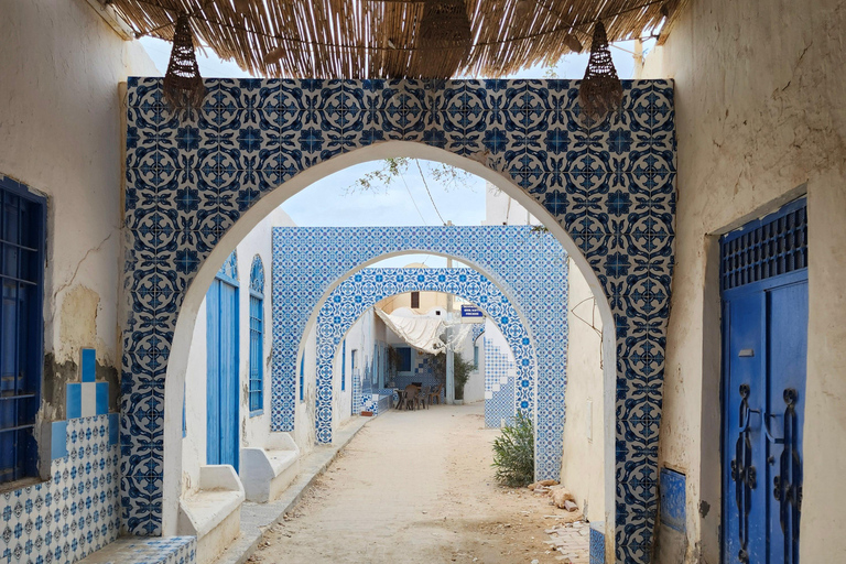 Samodzielna przejażdżka hulajnogą elektryczną po HoumetSouk: wolność gwarantowana!Przejażdżka hulajnogą elektryczną w HoumetSouk: wolność gwarantowana!