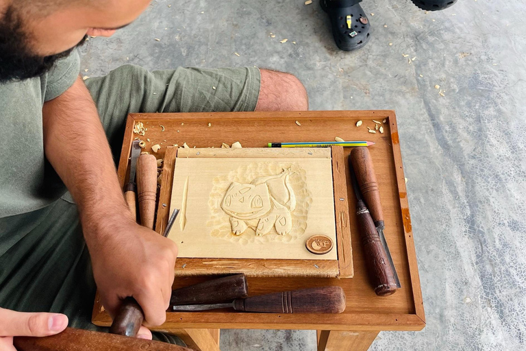 Hoi An: Clase de 3 horas de talla en madera con un artista local