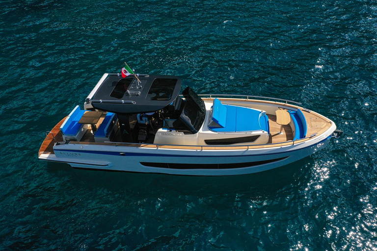 Capri: discover the island aboard a luxury boat Capri Full Day - Allure 38