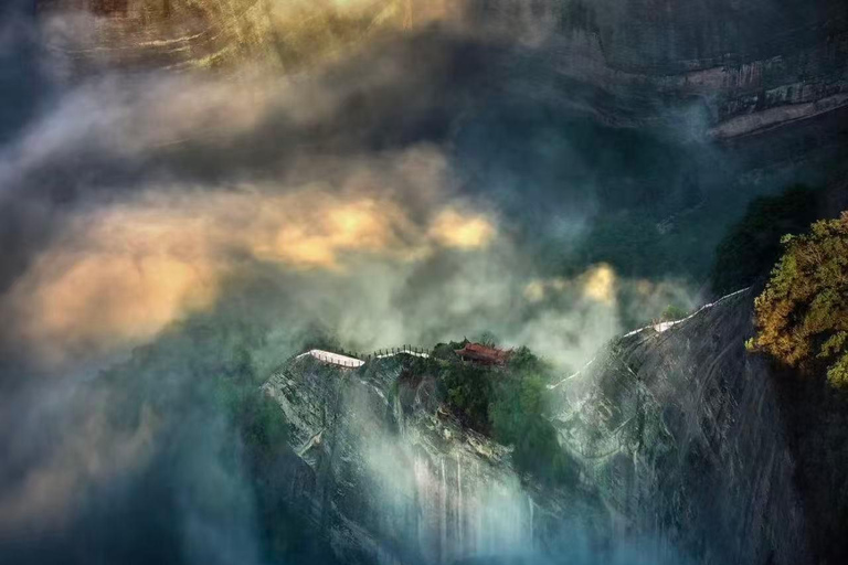 Guilin：Bajiaozhai Danxia (Guilin) Admission Ticket Gumuchong Jungle Crossing