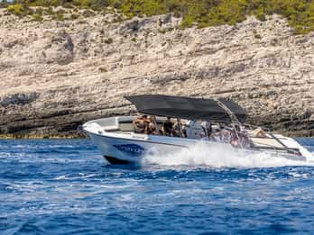 Spalato o Trogir: gita di un giorno in motoscafo alla Grotta Azzurra, Vis e Hvar