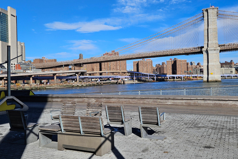 NYC: 9/11 Memorial, Wall Street, and Seaport Guided Tour French