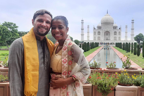 From Delhi: Taj Mahal & Agra Day Trip by Gatimaan Express 2nd Class Train with Car and Guide