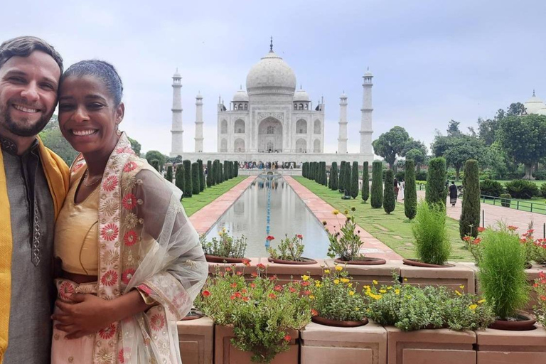 From Delhi: Taj Mahal & Agra Day Trip by Gatimaan Express 2nd Class Train with Car and Guide