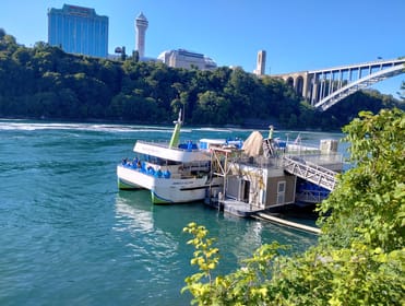 Niagara, USA, Guided Tour with Boat, Cave of Winds, & Trolly - Housity