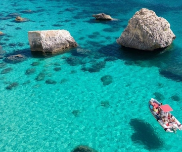 Cagliari: Passeio de barco em Devil's Saddle com Spritz e Batatas Fritas