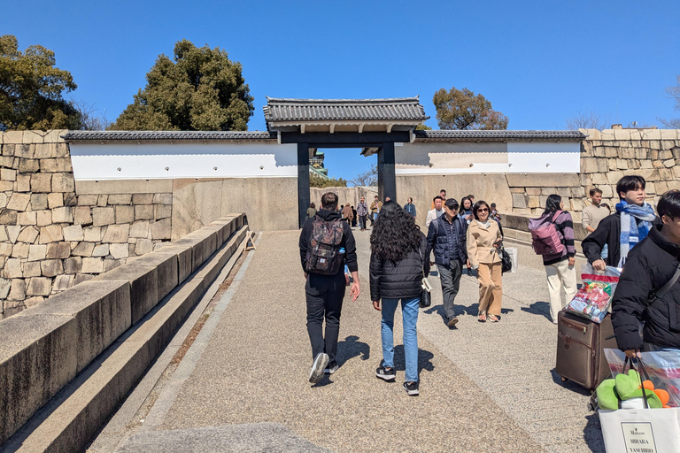 Osaka: Osaka Castle Guided Tour with Local Guide