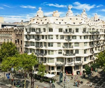 Barcelona: Visita guiada à Casa Milà de manhã cedo
