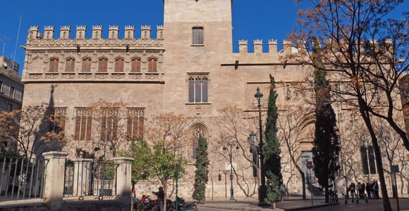 Skip-the-line Silk Exchange of Valencia Private Guided Tour