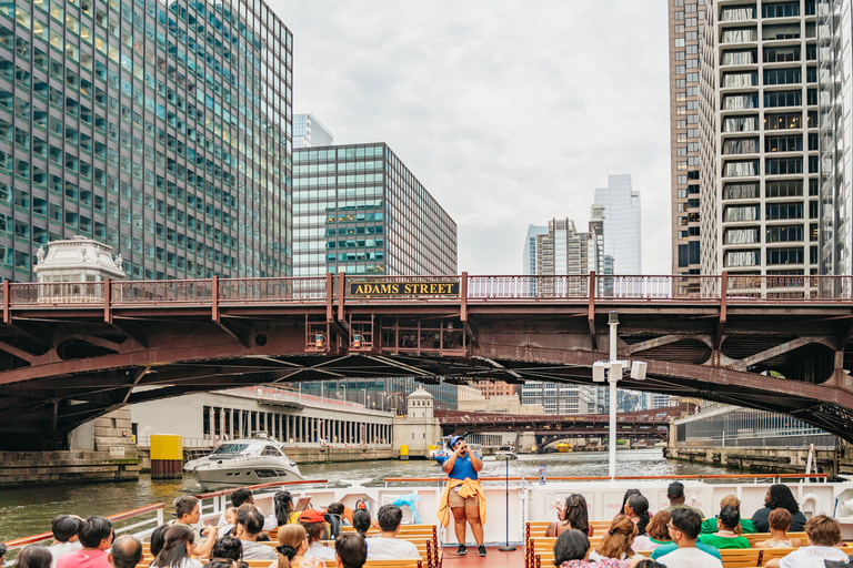 Chicago: Architecture River Cruise Skip-the-Ticket LineTreffpunkt Navy Pier