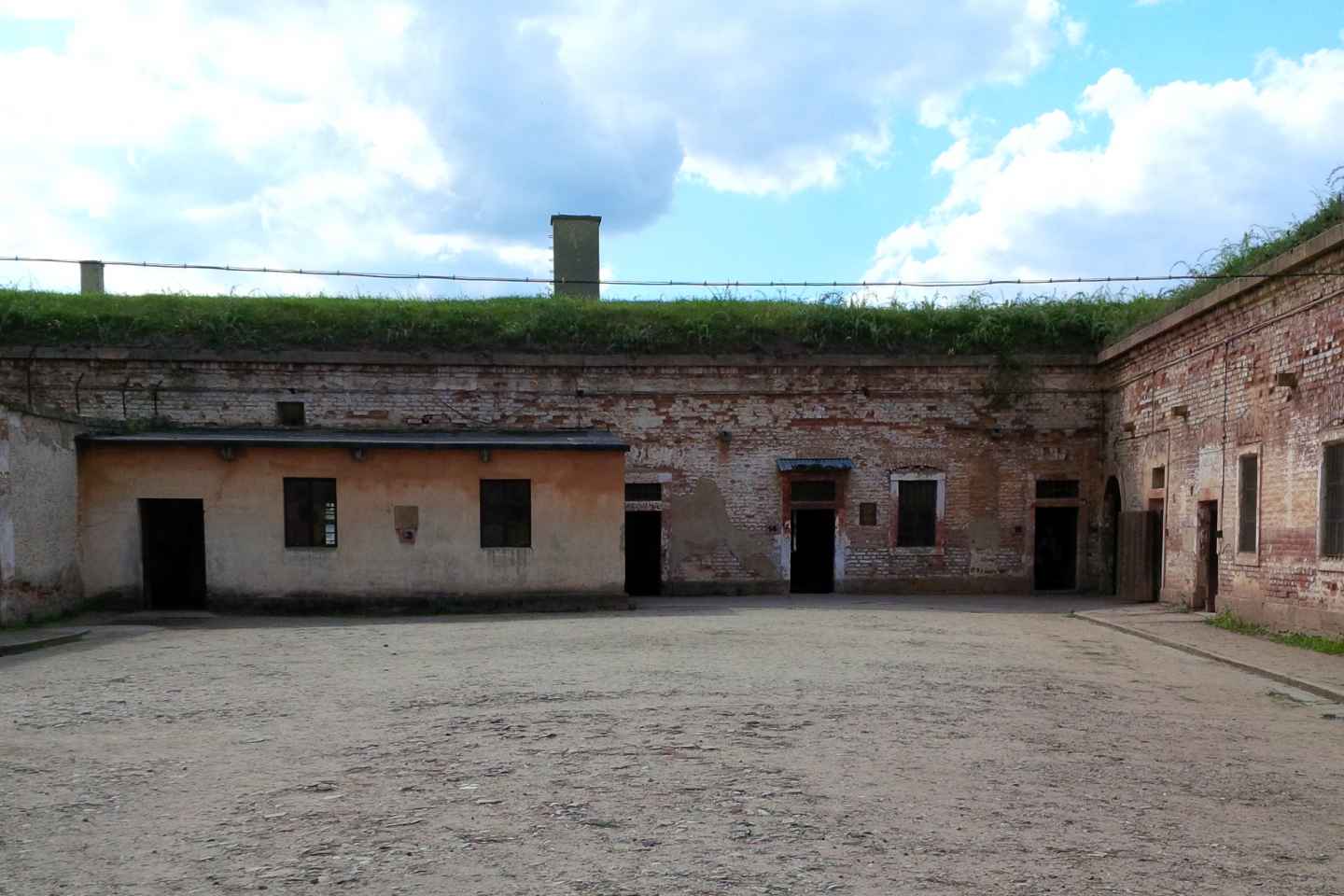 Tour Privato a Terezin: Storia e Memoria