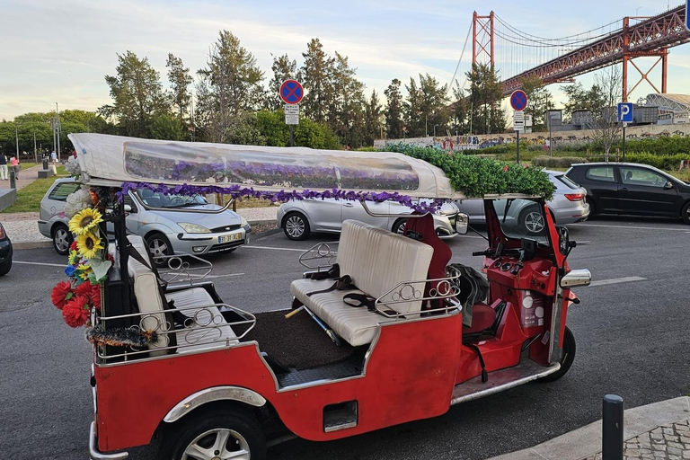 Lisbon: Multilingual Private TukTuk Tour with Live Guide Ultimate Lisbon & Belém Experience 04 hrs(Pick Up+Drop-off)*