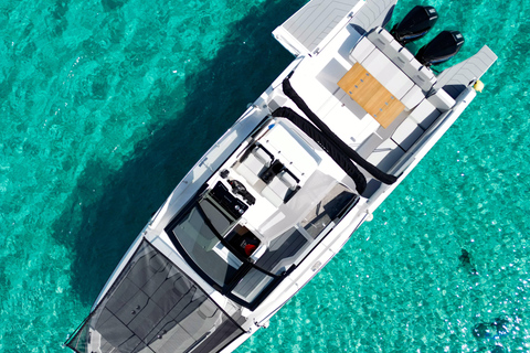 Blue Lagoon: Karnic CS10 Private Yacht with Fruits