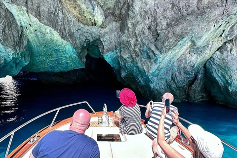 Amalfi Coast & Positano: Boat Tour with Snorkeling & Drinks