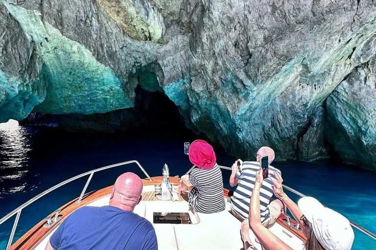 Amalfi Coast & Positano: Boat Tour with Snorkeling & Drinks