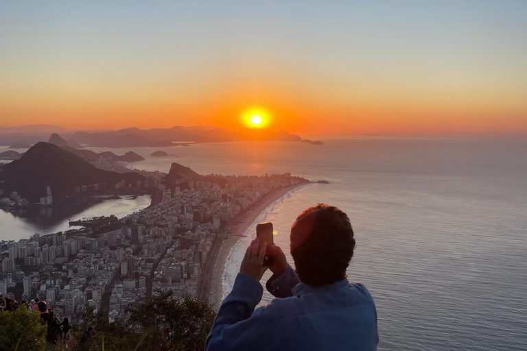 Dois irmãos sunrise hike & drone video