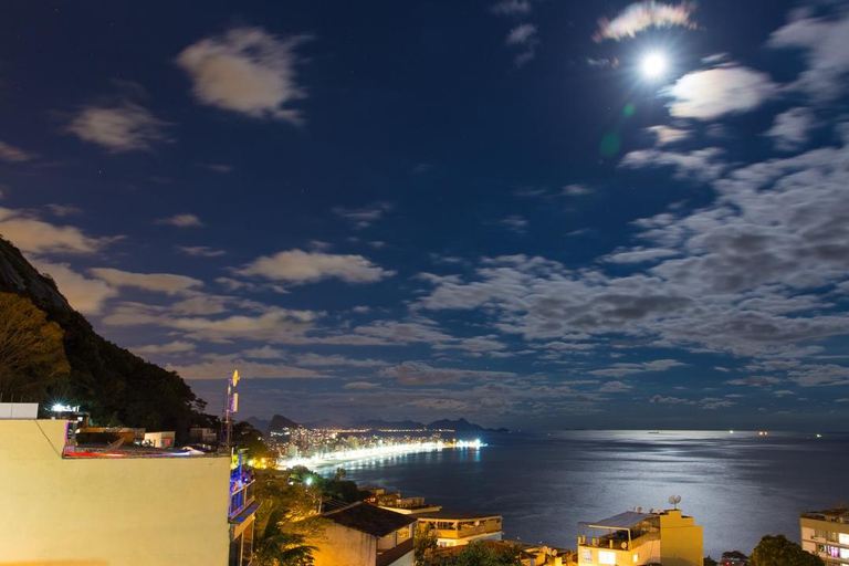 Rio de Janeiro: Morro Dois Irmãos Hike & Vidigal Favela Tour
