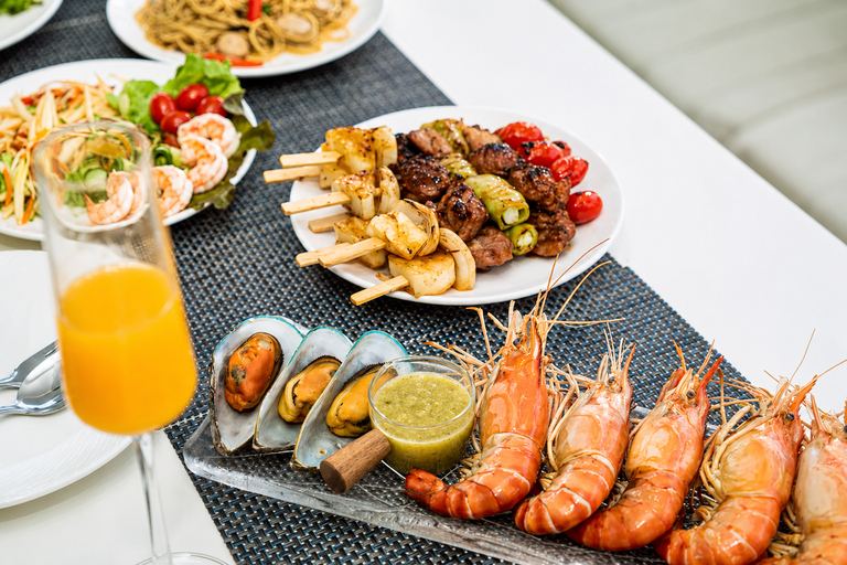 Pattaya: Full Day Luxury Yacht cruise with premium lunch set Full Day Yacht Cruise (With Hotel Pick-up Service)