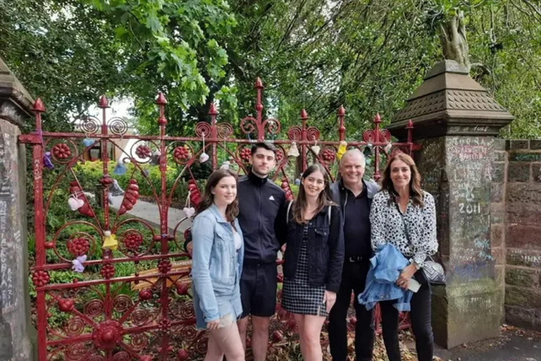 Liverpool: Beatles Semi-Private Taxi Tour