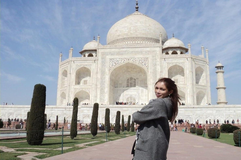 From Delhi: Sunrise Taj, Agra Fort & Baby Taj with Tuk-Tuk Agra Local Licensed Guide Service Only