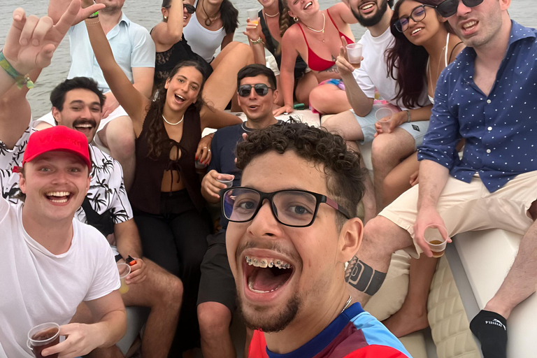 Cartagena: Coffee Tasting & Sunset Cruise with Cocktails