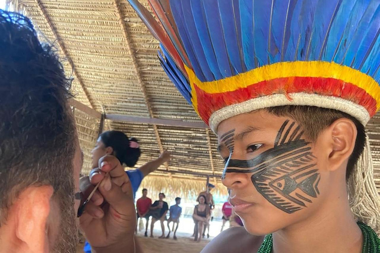 Amazonas: Visit the Meeting of Waters, an indigenous community, river dolphins and pirarucu Amazonas: Visit the Meeting of the Waters, an indigenous community, river dolphins, and pirarucu