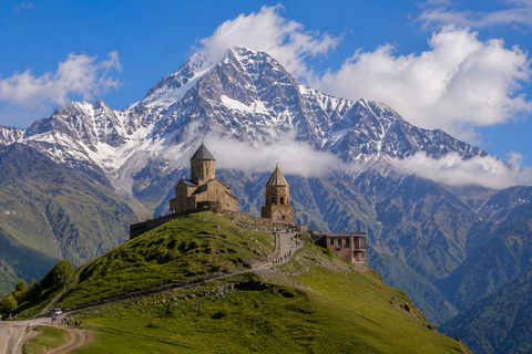 From Tbilisi to Kazbegi, Gudauri, Ananuri and Zhinvali lake.