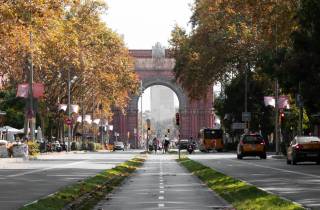 Barcelona: Private City Center Bike Tour