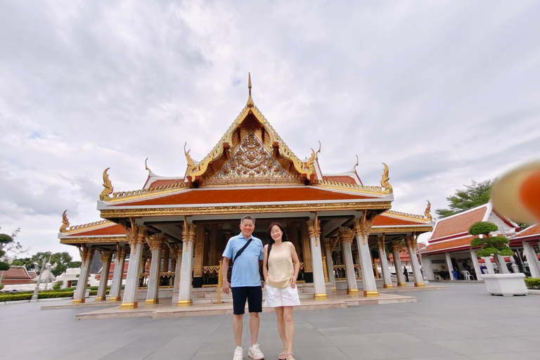 Bangkok's incredible Nightlife Tour by Private Tuk Tuk
