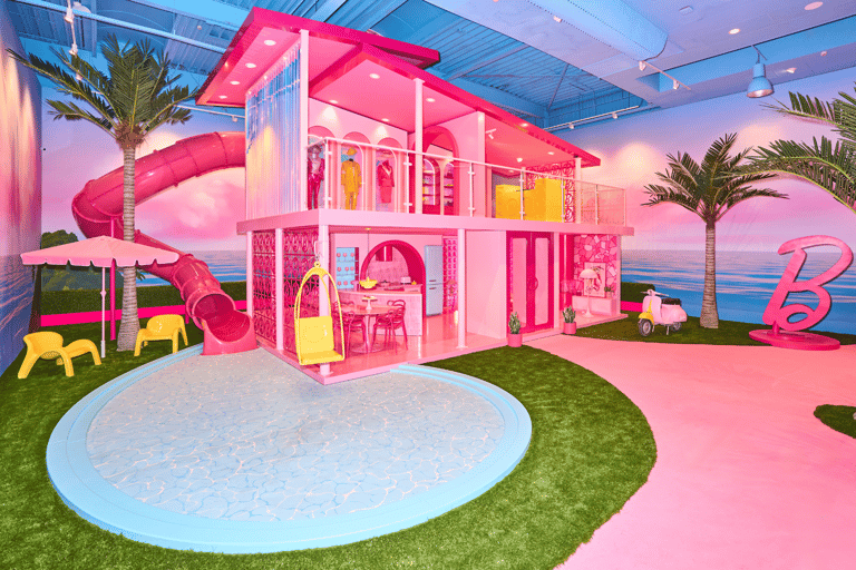 Amsterdam: toegangsbewijs voor Barbie The Dream ExperienceAlleen voor volwassenen + welkomstdrankje