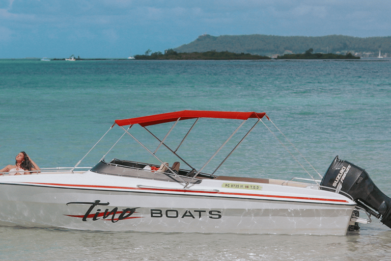 Mauritius: Private Speed Boat or Catamaran to île aux Cerfs Private Speed Boat to île aux Cerfs