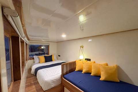 Labuan Bajo: 3-Day Komodo Island Cruise & LandTour, 15 Stops Superior Boat Sharing Room + Overland, Park Fee Excl.