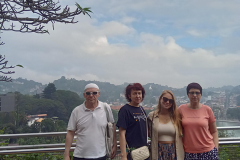 Kandy: Tuk Tuk City Tour Guide