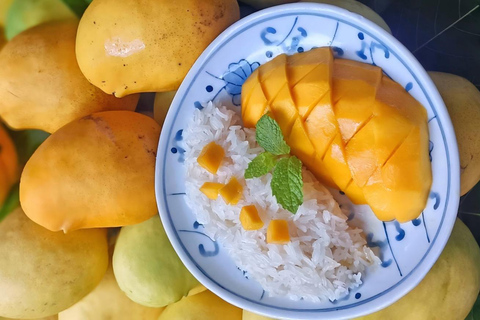 Bangkok: Floating Market & Train Tour with Michelin & Pickup