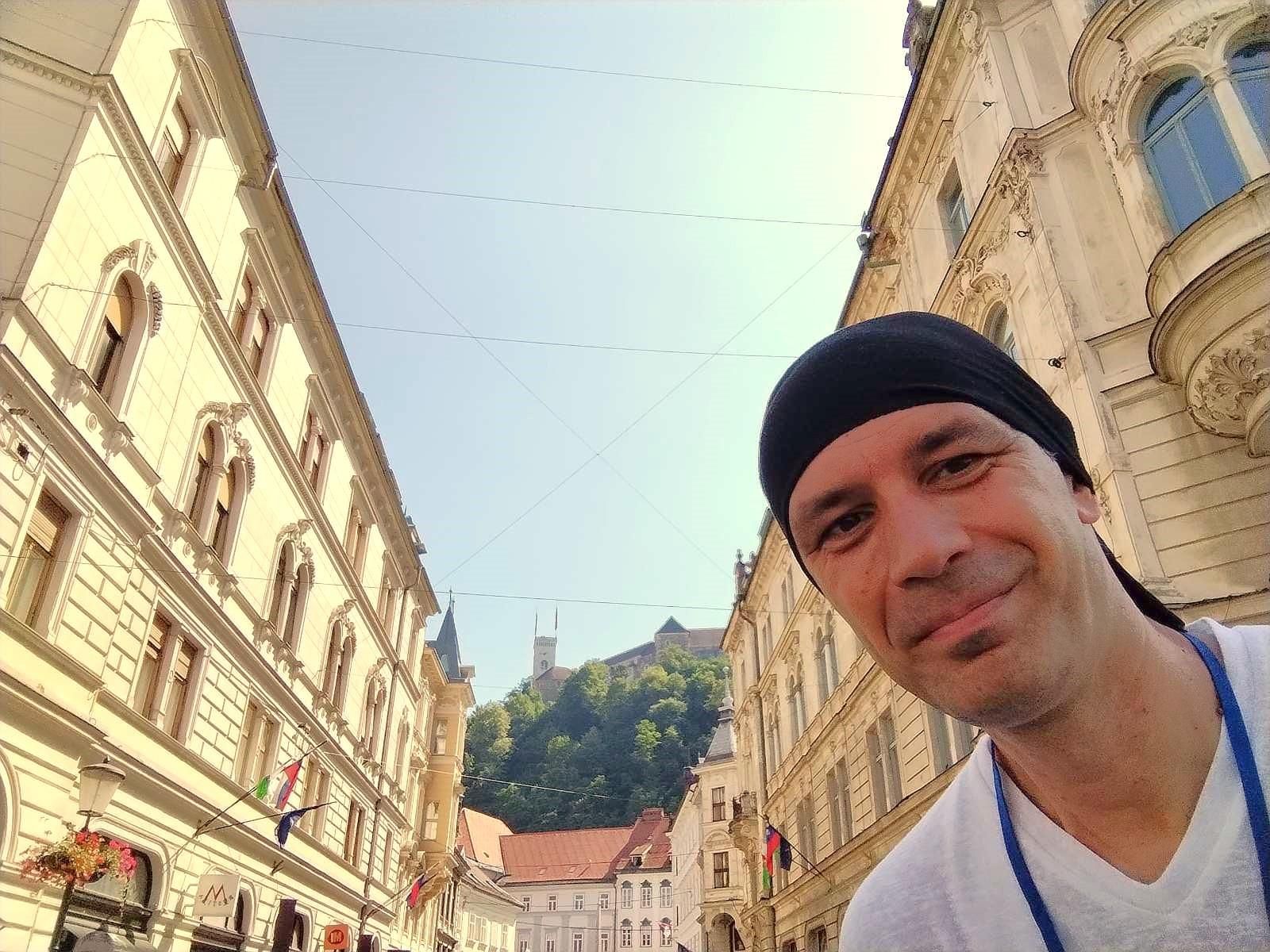 Entdecken Sie Ljubljanas Geschichten durch Kunst und Architektur