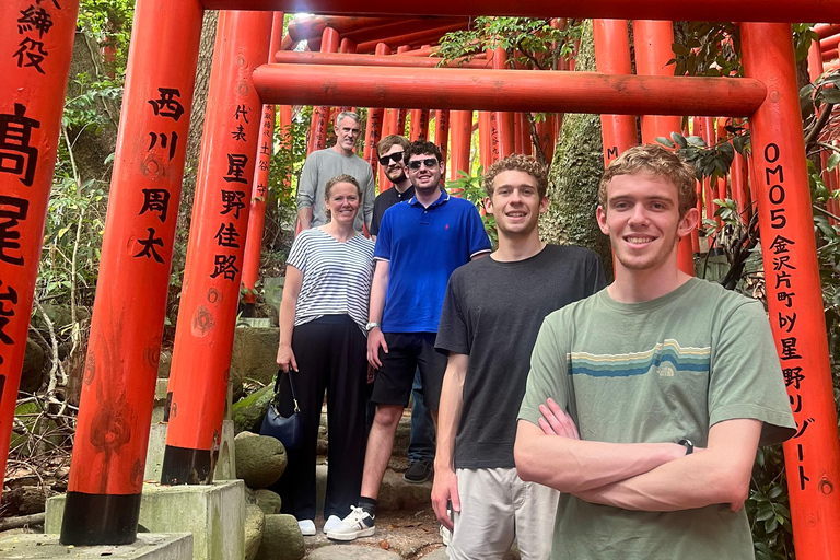 Kanazawa: Walking & Calligraphy Tour with an ex-Pro Athlete