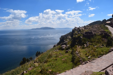 Excursión en barco por los Uros y la isla de Taquile desde PunoDía Completo Uros e Isla Taquile en Lancha Rápida desde Puno