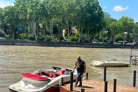 Tour en bateau à Tbilissi : Excursion privée en bateau dans la vieille villeTbilissi : Promenade privée et mémorable en bateau sur la rivière dans la vieille ville