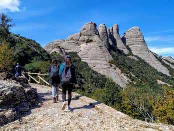 Depuis Barcelone : Randonnée dans la montagne de Montserrat et visite du monastère