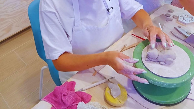 Naples: Ceramic Workshop with Decoration and Aperitif